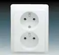 B1 Zásuvka dvojnásobná chráněná, jasně bílá, ABB Classic